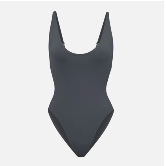 NWT SKIMS Signature Scoop Neck One Piece Swimsuit in Gunmetal - Picture 1 of 1
